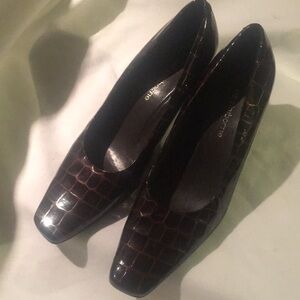 Liz Claiborne faux croc patent leather heels